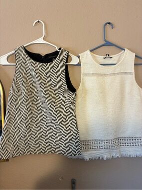 Black & White Zigzag Sleeveless Tops- Banana Republic